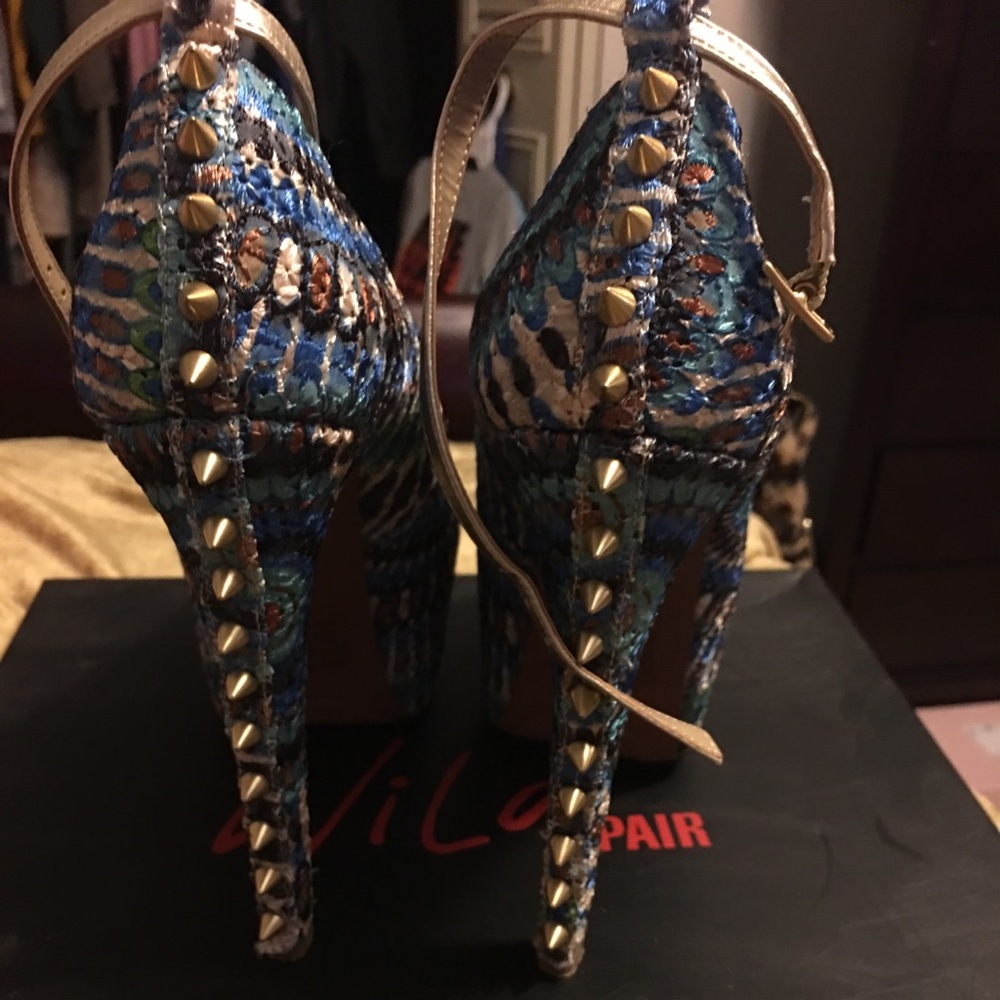 Heals - Picture 3 of 3